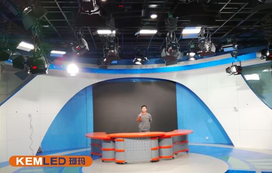甘肅蘭州財經大學演播室燈光案例圖